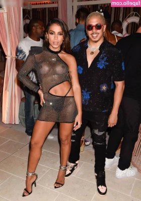 Anitta - like me how i wearing working outfit? part 1