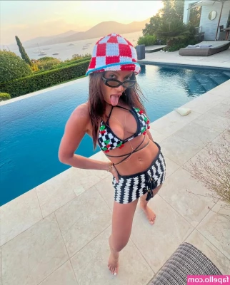 Anitta - 🐍 My mornings consist of deep orgasms and making hundreds from My part 1