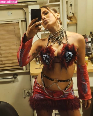 Anitta - Ayer hice fotitos en el parque  lt 3 fueron asi soft y bonitas pero part 2