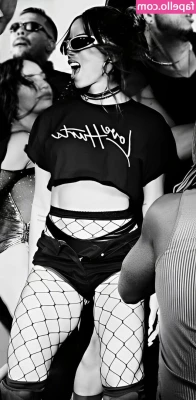 Anitta - DM for more