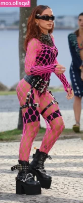 Anitta - Lmk what y’all want to see🍆