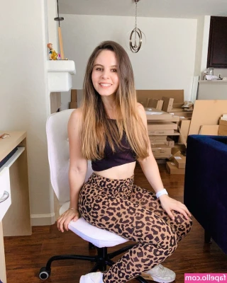 dulcedagda - POV  You re gf sends you an at work slutty selfie