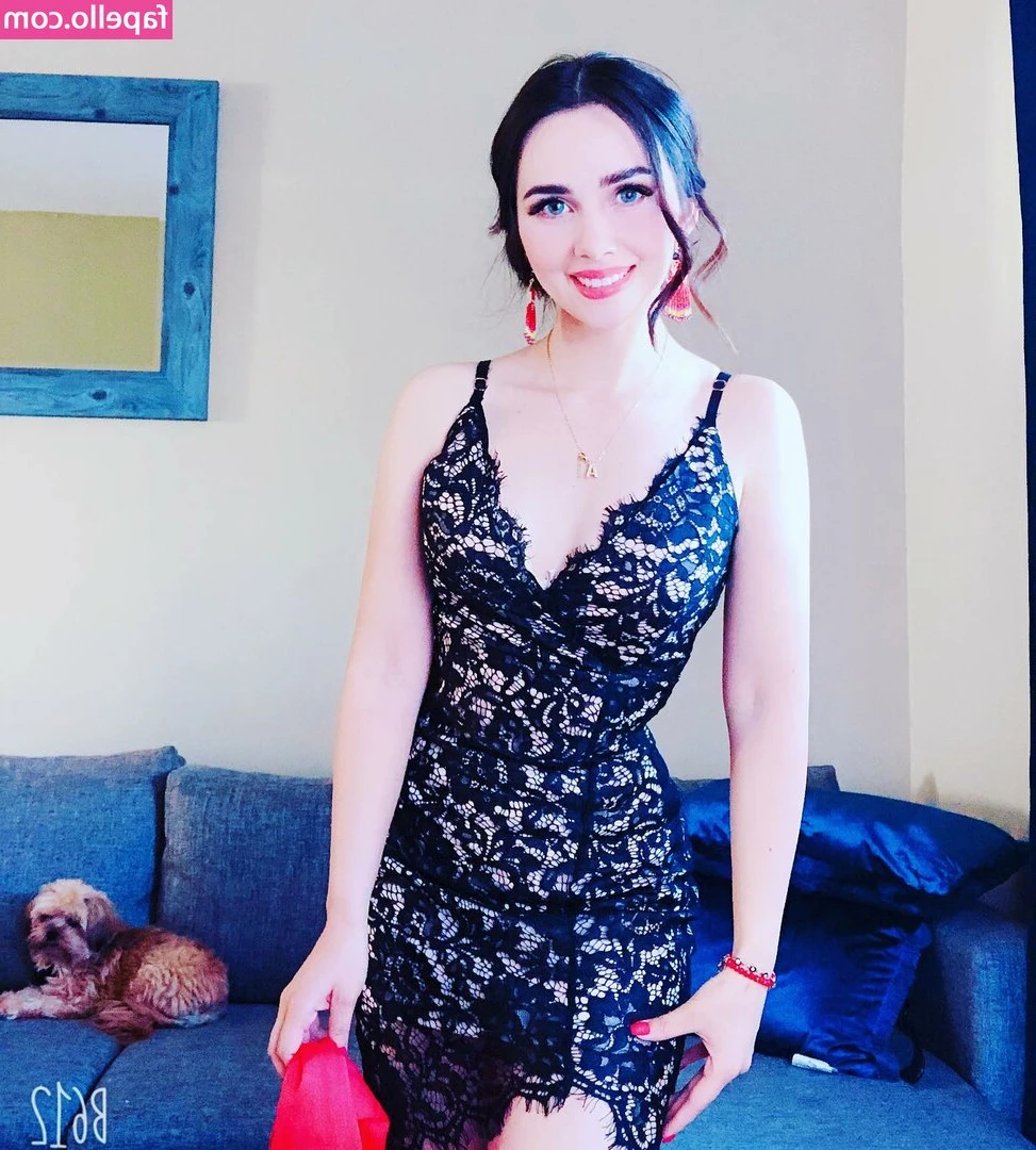 Ana Celaya Ruiz [ ana-celaya-ruiz ] - Me being me... This was during the livestream the other day