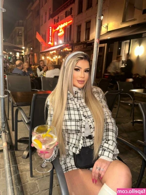 Dily Nicoluche [ dily-nicoluche ] - Who wants to play