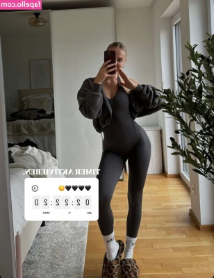 Lina Düren [ lina-dren ] - See the whole video only  5    Treat yourself to some sexy dildo