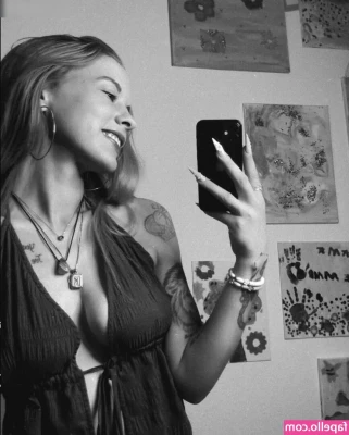 Lea Gruner [ lea-gruner ] - Do you think I look cute? 🥺