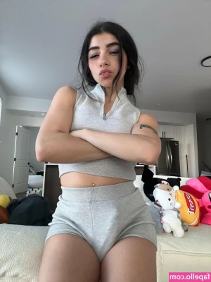 OnJennycruzzz - Movie night  what s your go to comedy