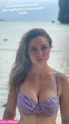 Maddy_moh [ maddy-moh ] - Would u motorboat these perfect tits? 🙈🍒