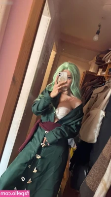 Isanamicosplay - Take me on a vacation let’s fuck all day beside the pool 🤍