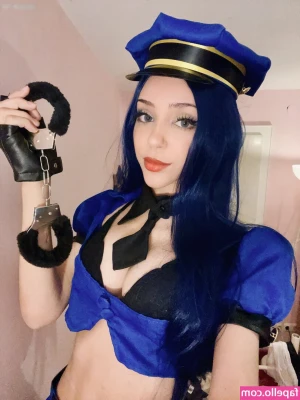 Isanamicosplay - Someone just left a review on my Many vids saying my video had 5