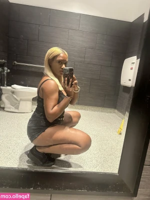 Alexis Avery [ alexis-avery ] - just dropped this in your dms, let me know what yall want to see next
