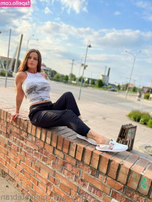 katebran - Smoking and showing my soles 🔥