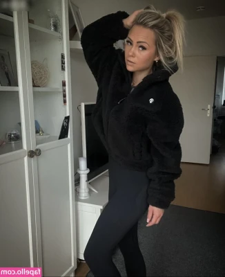 Jessiliiee - Dildo fucking pic set to go along with vid! X