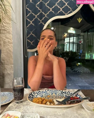 Jessy Hartel [ jessy-hartel ] - Need to buy a toy 👌👈🤤