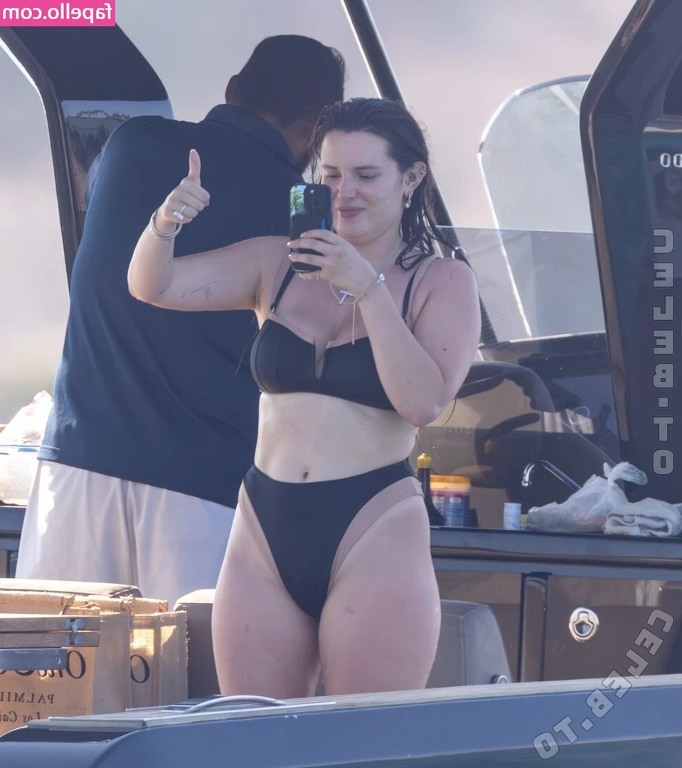 Bella Thorne [ bella-thorne-59 ] - 兔兔祝大家端午安康