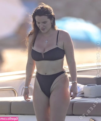Bella Thorne [ bella-thorne-59 ] - Cream pie please 😈