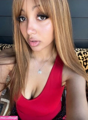 PinkPantheress - Is it wrong to get turned on by chatting  I mean  I m only human