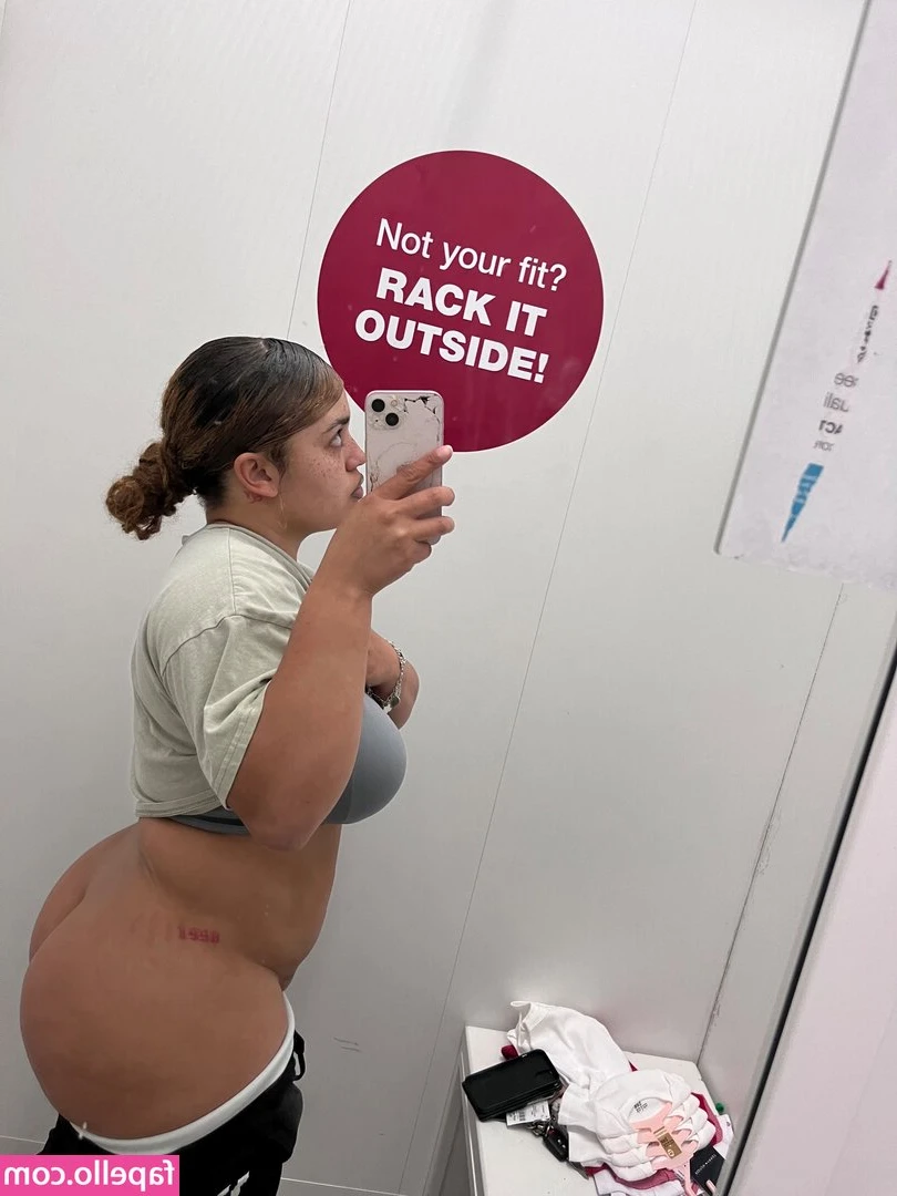 xghanamamaz - aww~ you poor little thing down there.. you wanna see mommy's tits..?