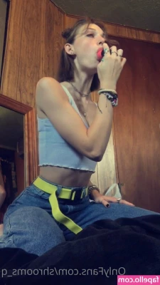 shrooms_q [ shrooms-q ] - foxysexie  foxysexie Its 50  off al content    CUSTOM CONTENT    