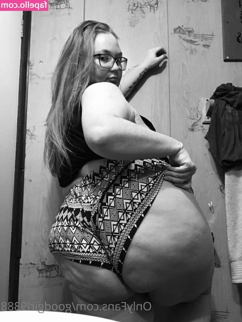 goodgirl9388 - GOING LIVE tonight 7pm PST 😈 shit day so you better come cheer me