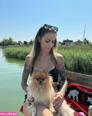hannapinter - Order in my DMs babe
