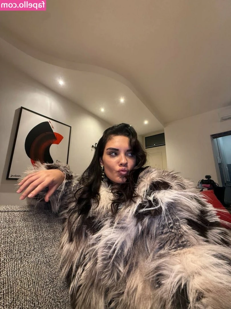 daniela_shamir [ daniela-shamir ] - Hey guys!! Sorry I’ve been away I’ve been insanely busy…BEING