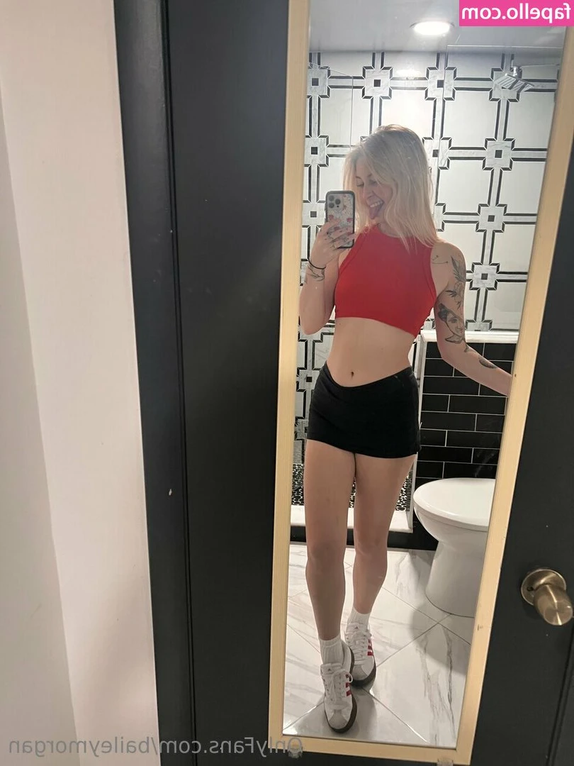 Bella Avery [ bella-avery ] - Like free stuff ? ❤️ Complete each step for a free gift Step 1: