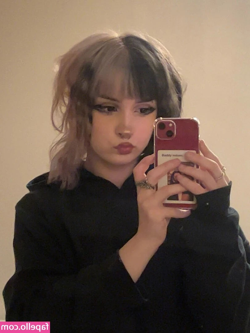clownbvbie - Hi daddy wanna play? Dm me xxx