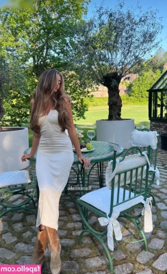 Sophie stray [ sophie-stray ] - Feeling feminine and flirty in my white skirt🤭😈