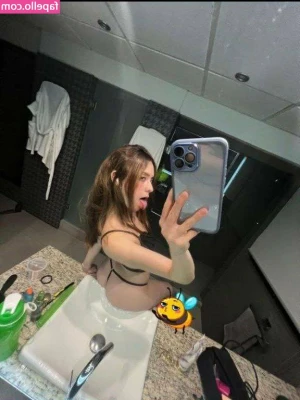 abejitaaa_0 [ abejitaaa-0 ] - WOAH THERE SPORT, LOOKS LIKE YOU GOT SOME GOTH GF CLEAR CHAIR ANAL