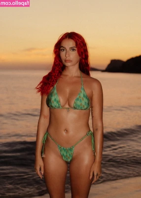 Diana Kaloev [ diana-kaloev ] - I drew a bikini on my naked body. Can you tell 😜 this was actually