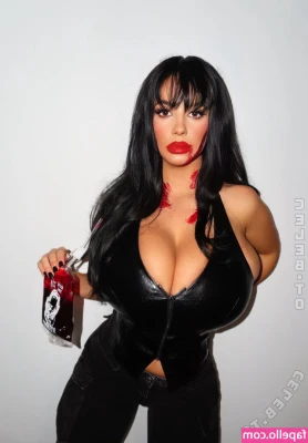 Lali957 [ lali957-9 ] - So today I’m on the hunt for this nasty,red,sexy bitch @kokokwinn