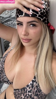 Lali957 [ lali957-9 ] - Why are you looking on my wall when you could be in my DM's!