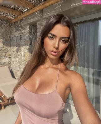Valeria Conca [ valeria-conca ] - Booba booba 😝😝😝  Tip 10 on this post and I'll drop my hands