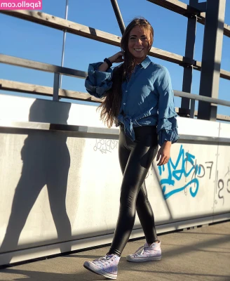 Meike Tosi [ meike-tosi ] - Happy national dessert day guys 🧁 expect lots of messy content