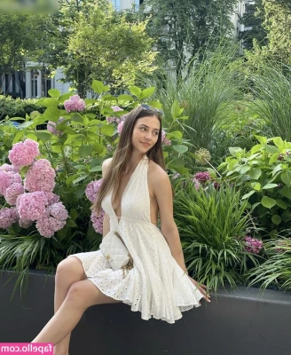 Caro Kotke - So, are you ready to worship me slut? Rate my outfit!😈