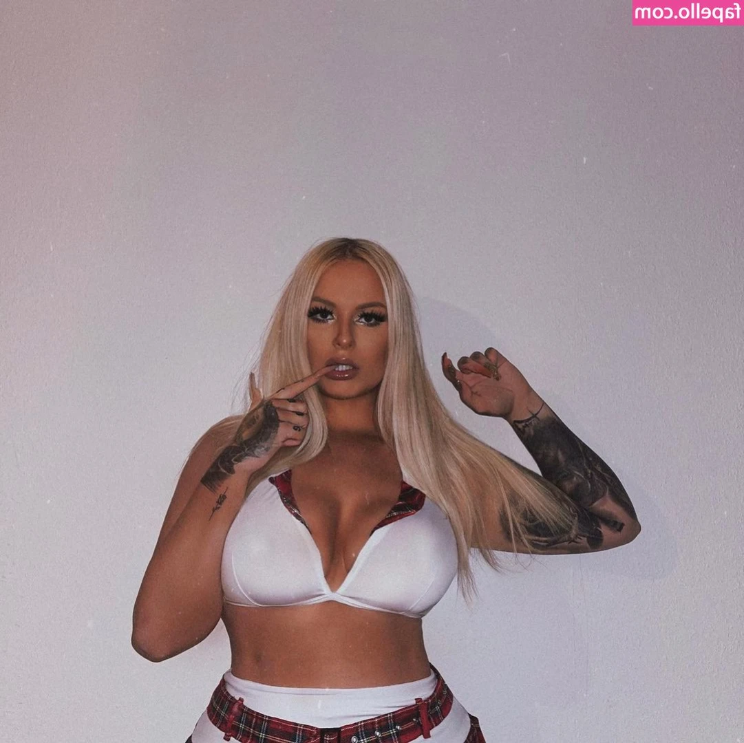 Barbieanni.99 [ barbieanni-99 ] - Been getting a lot of requests to try on smaller or older bras, so I