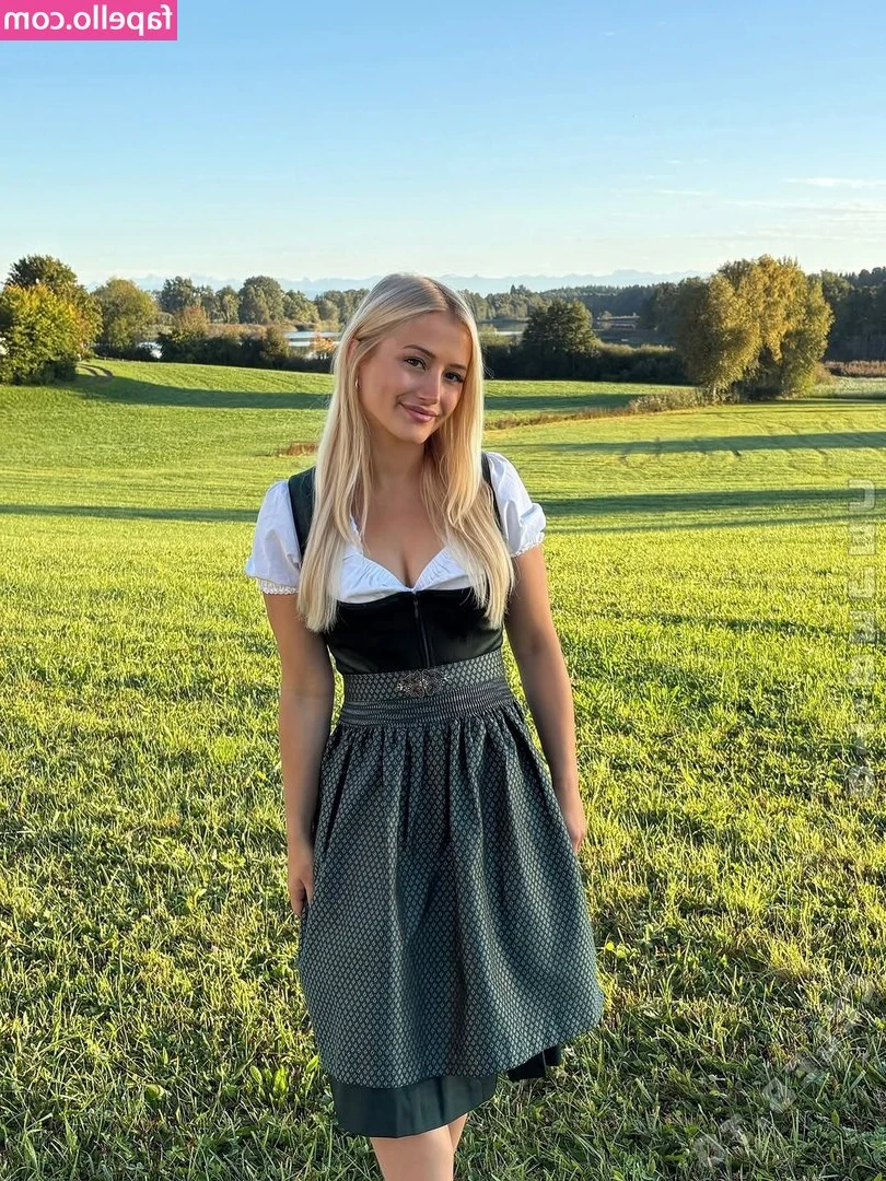 Anna Hafner [ anna-hafner-2 ] - Can you feel the pressure between my hips?😈