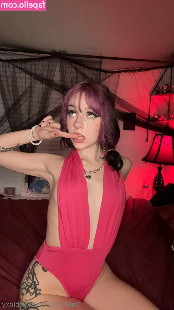 skyebinxy [ skyebinxy-1 ] - I think that there should be no reason to dress beautifully and