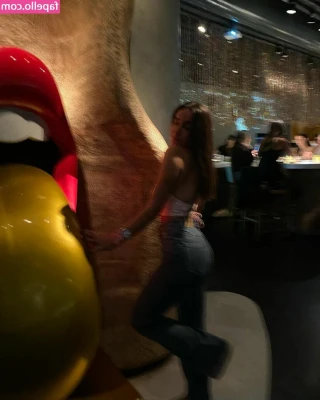 Talia Agmon [ talia-agmon ] - bubbles wants to ride on your cock, can she? 🥺💙