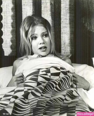 Hayley Mills [ hayley-mills ] - Really just wanted to show you my cute socks 🥺👉👈 My butt