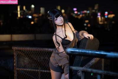 Yuuhuia - Good morning   I have a huge dildo who wants to watch me play   I get