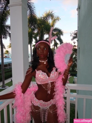 Nyla Mcnair [ nyla-mcnair ] - I'm putting a hold on camming until into the new year so I can give