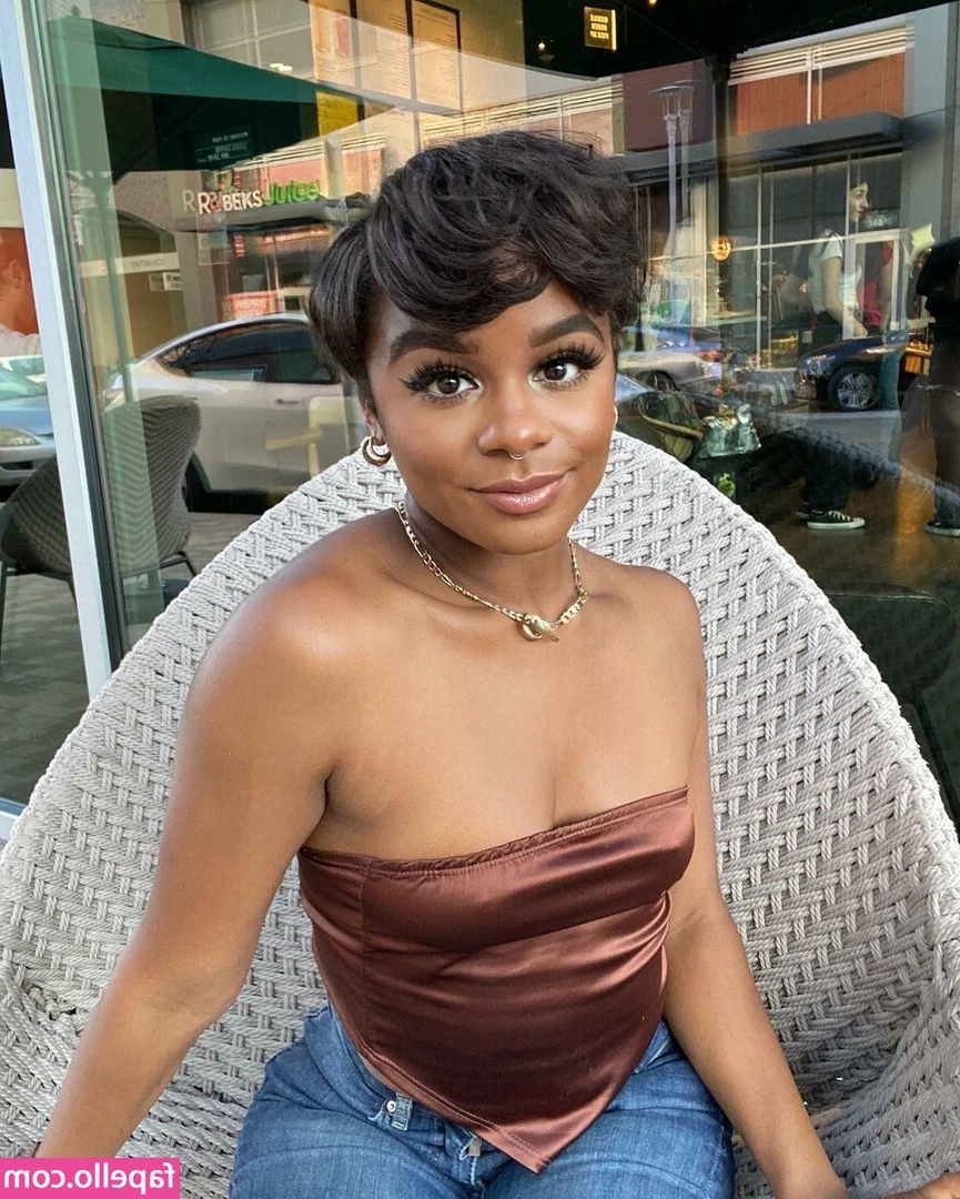 Javonda Hughes [ javonda-hughes ] - lets play a small game! 🤗  Try to guess true fact about me🤔 If