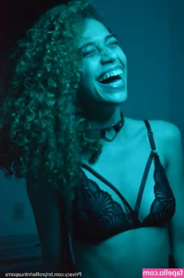 Mtnuaporra - I love feeling vulnerable and nakey when I'm teasing you ;). I hope