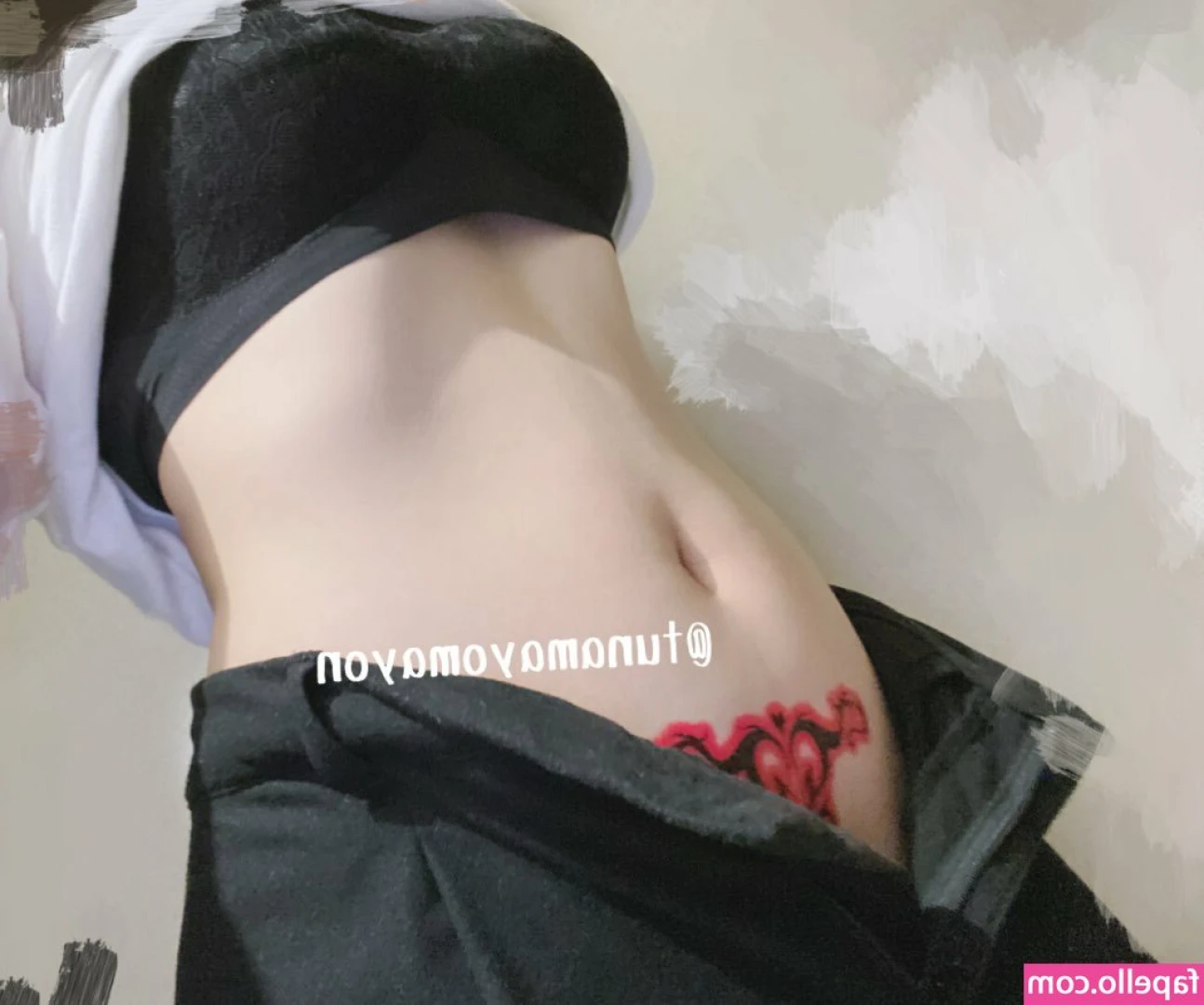 Belly Button [ belly-button ] - What type of date would you take me on? 😁