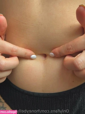 Belly Button [ belly-button ] - 2nd bath of the day 😇😅😅😅😇