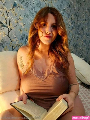 Nerea Silva [ nerea-silva ] - BABY U THINK I LOOK GOOD W  MY CLOTHES ON MESSAGE ME  amp  GET ME TO