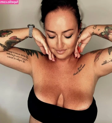 Ilaria Lanci [ ilaria-lanci ] - Peak a boo 👻