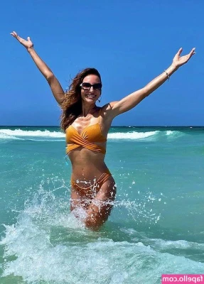 Chiara Squaglia [ chiara-squaglia ] - Do you have something to say cuckie?